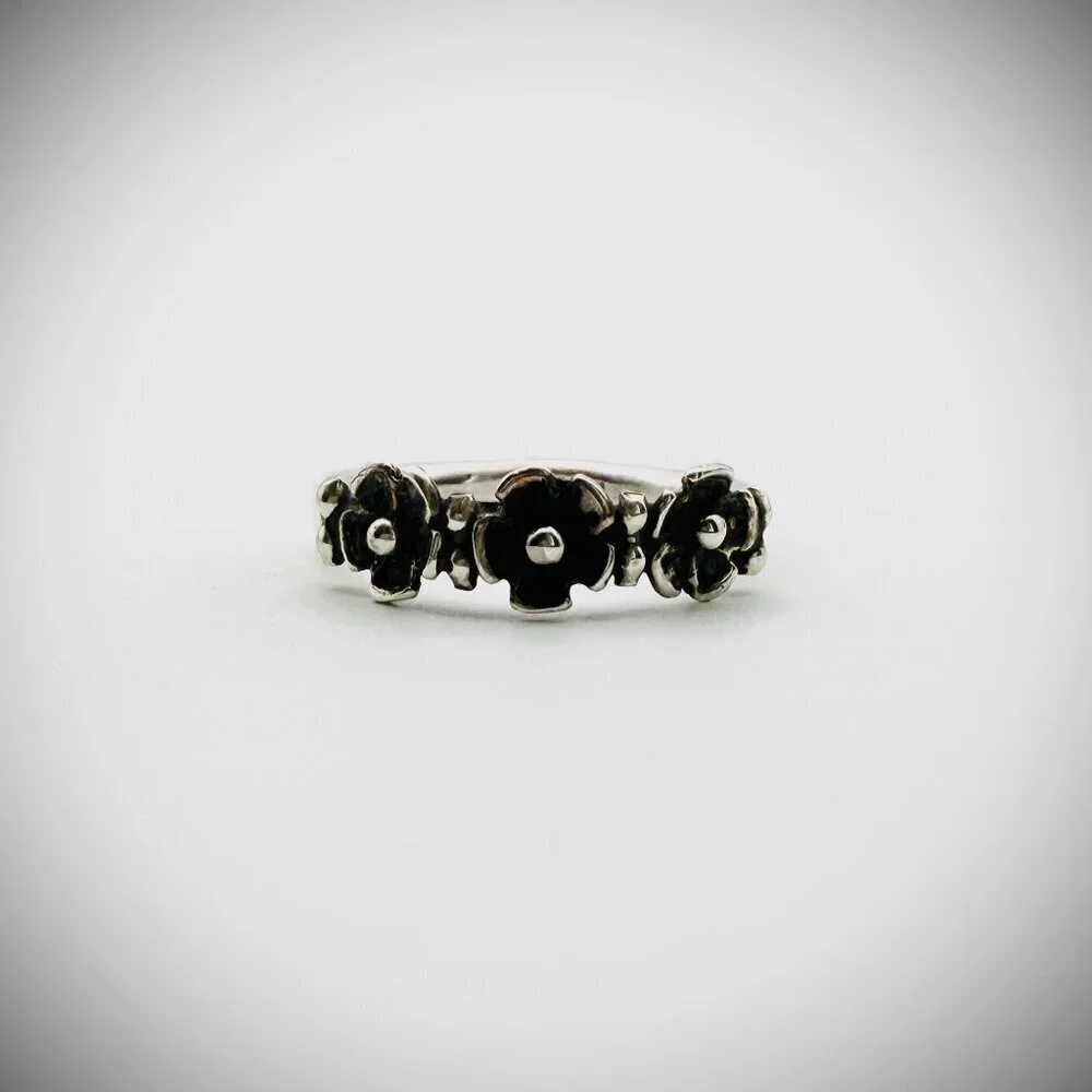 Sterling Silver Floral Band Ring – Size 7.75